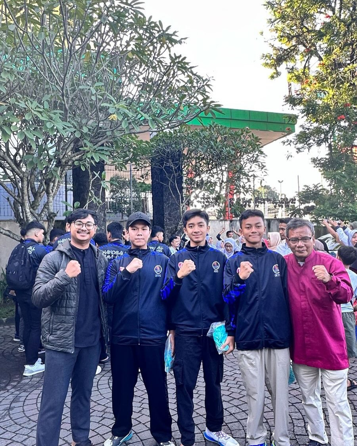 TIM HANDBALL SMP IT BBS GOES TO MALAYSIA